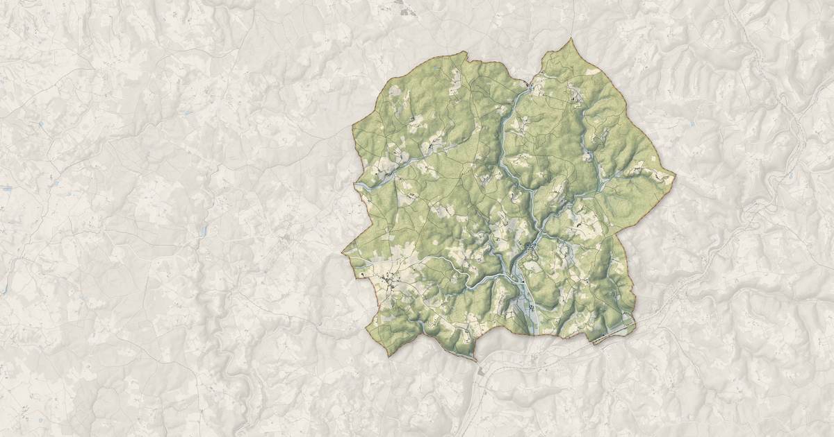 Portrait cartographique de Blanquefort-sur-Briolance : relief, eau, forêts, bâti et voies, calculés à partir des données de l'IGN