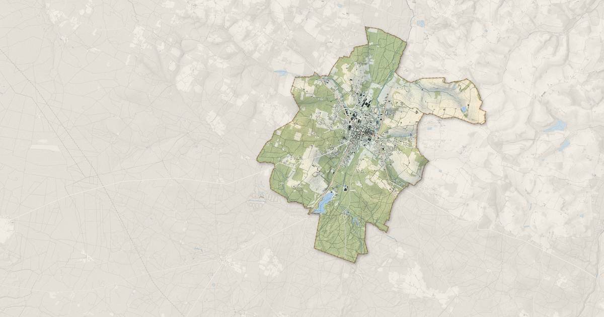 Portrait cartographique de Casteljaloux : relief, eau, forêts, bâti et voies, calculés à partir des données de l'IGN