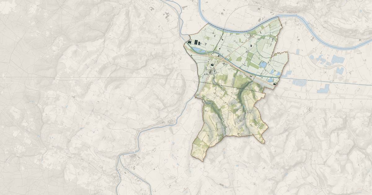 Portrait cartographique de Feugarolles : relief, eau, forêts, bâti et voies, calculés à partir des données de l'IGN