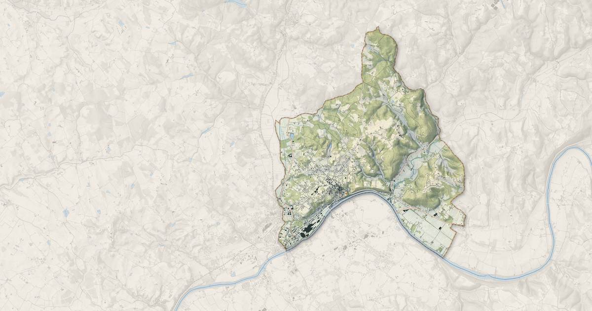 Portrait cartographique de Fumel : relief, eau, forêts, bâti et voies, calculés à partir des données de l'IGN