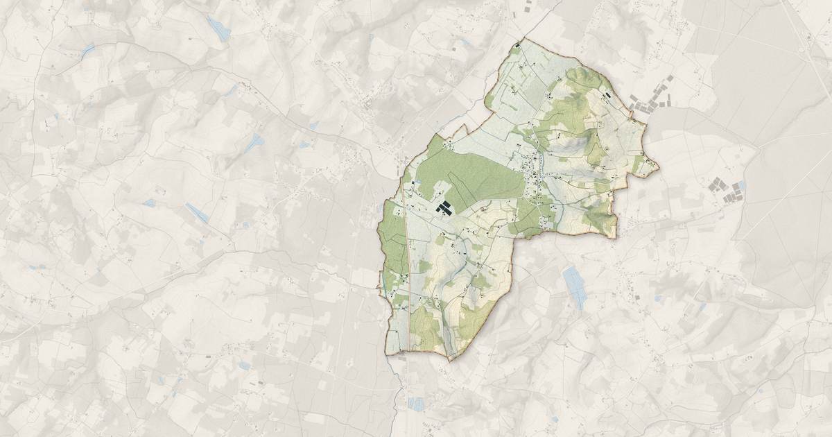 Portrait cartographique de Grézet-Cavagnan : relief, eau, forêts, bâti et voies, calculés à partir des données de l'IGN