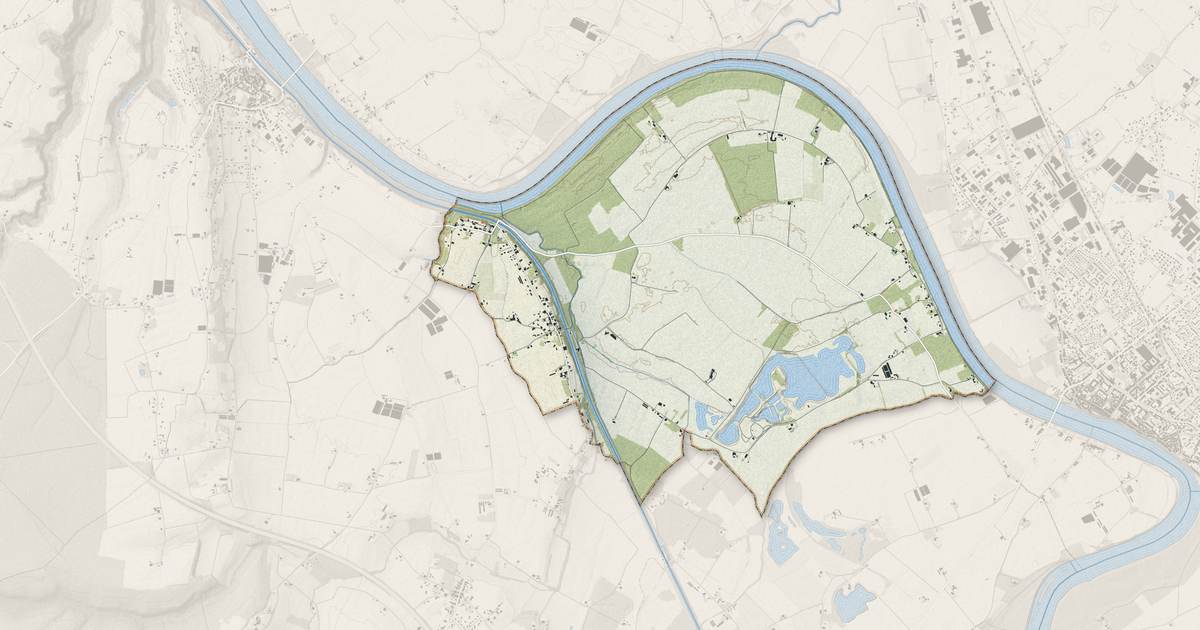 Portrait cartographique de Lagruère : relief, eau, forêts, bâti et voies, calculés à partir des données de l'IGN