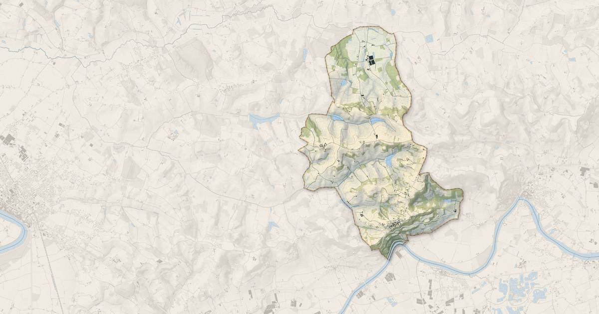 Portrait cartographique de Laparade : relief, eau, forêts, bâti et voies, calculés à partir des données de l'IGN