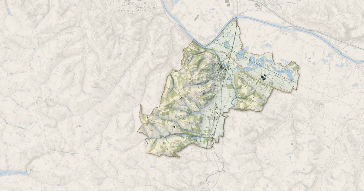 Portrait cartographique de Layrac : relief, eau, forêts, bâti et voies, calculés à partir des données de l'IGN