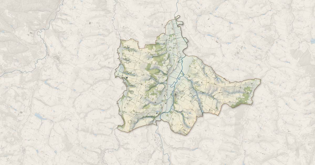 Portrait cartographique de Moncrabeau : relief, eau, forêts, bâti et voies, calculés à partir des données de l'IGN