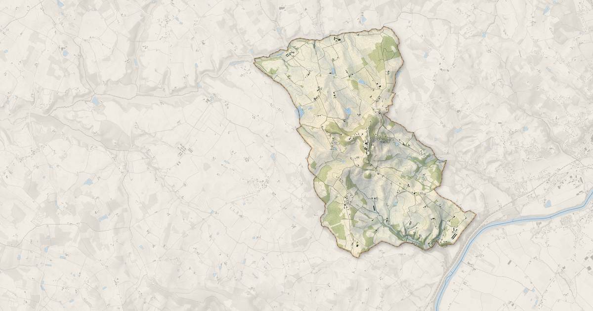 Portrait cartographique de Monségur : relief, eau, forêts, bâti et voies, calculés à partir des données de l'IGN