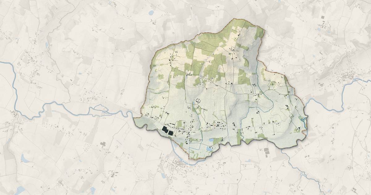 Portrait cartographique de Moustier : relief, eau, forêts, bâti et voies, calculés à partir des données de l'IGN