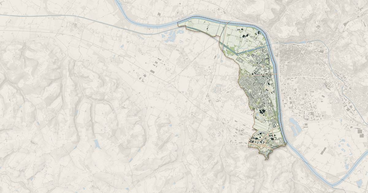 Portrait cartographique de Le Passage : relief, eau, forêts, bâti et voies, calculés à partir des données de l'IGN