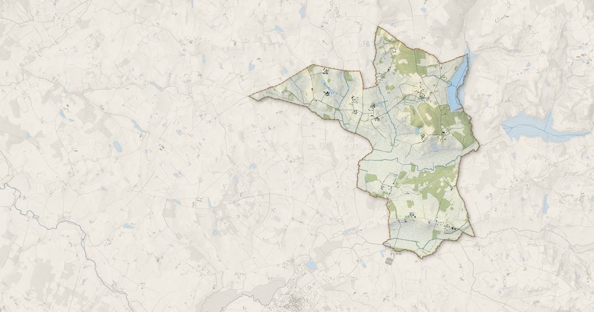 Portrait cartographique de Rayet : relief, eau, forêts, bâti et voies, calculés à partir des données de l'IGN
