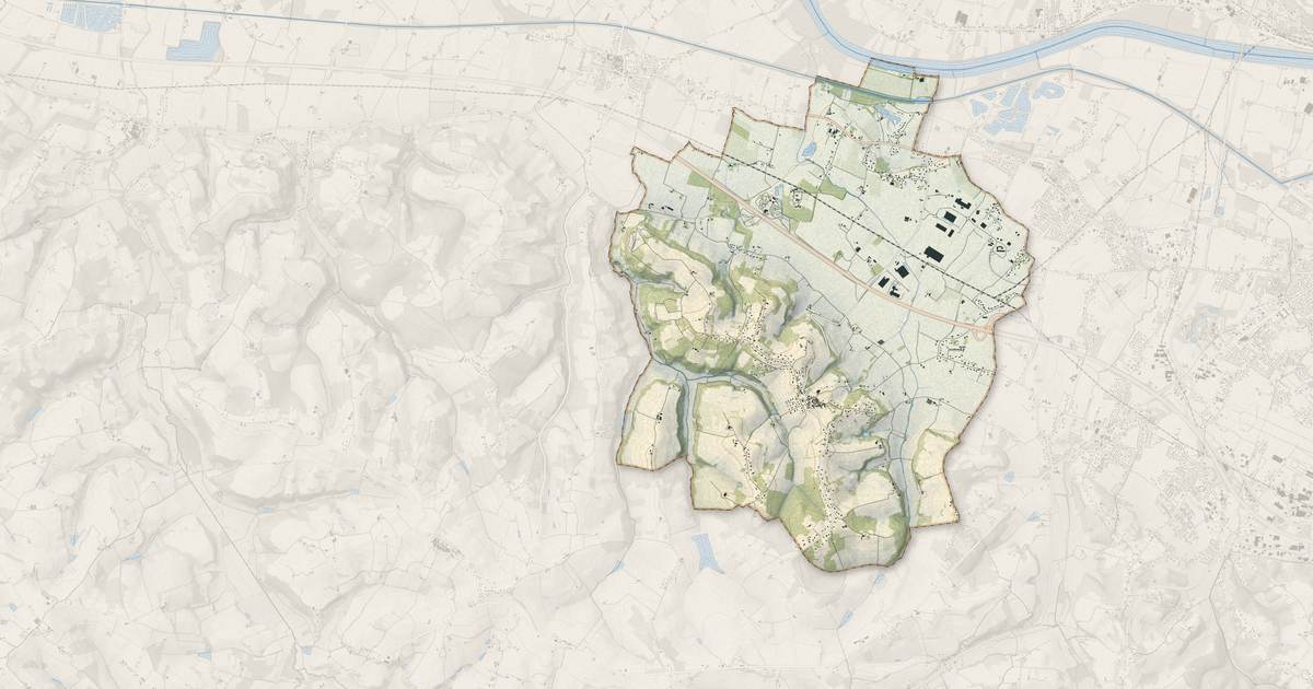 Portrait cartographique de Sainte-Colombe-en-Bruilhois : relief, eau, forêts, bâti et voies, calculés à partir des données de l'IGN