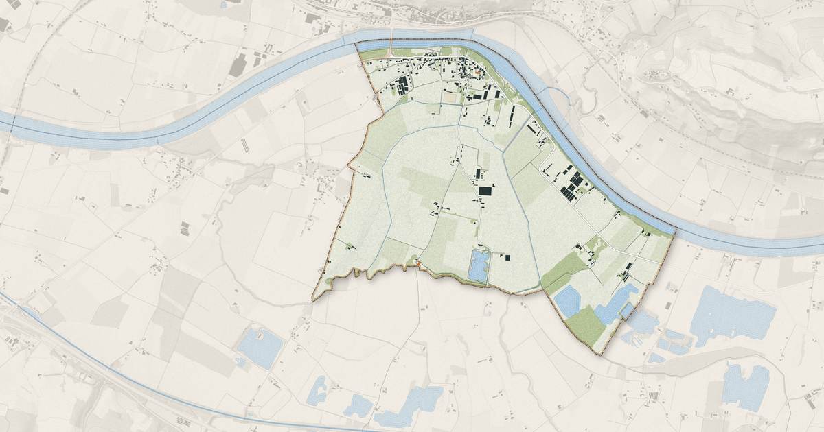 Portrait cartographique de Saint-Laurent : relief, eau, forêts, bâti et voies, calculés à partir des données de l'IGN