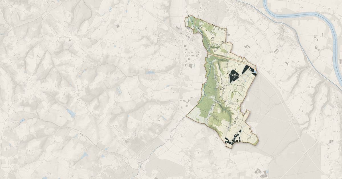 Portrait cartographique de Sainte-Marthe : relief, eau, forêts, bâti et voies, calculés à partir des données de l'IGN