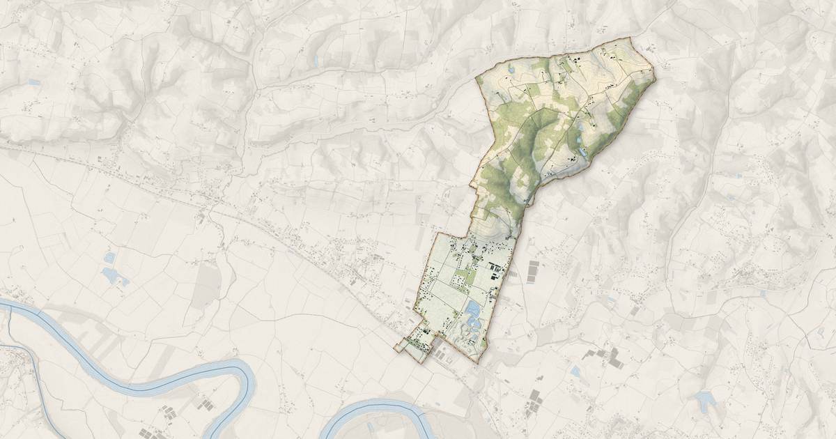Portrait cartographique de Saint-Martin-Petit : relief, eau, forêts, bâti et voies, calculés à partir des données de l'IGN