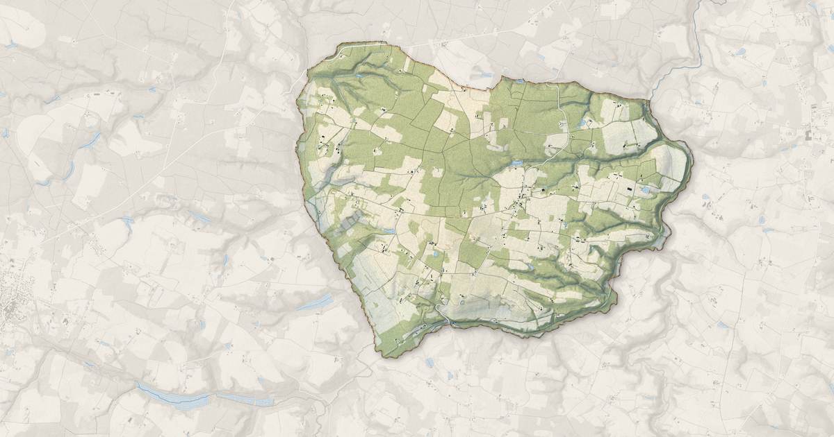 Portrait cartographique de Saint-Pé-Saint-Simon : relief, eau, forêts, bâti et voies, calculés à partir des données de l'IGN