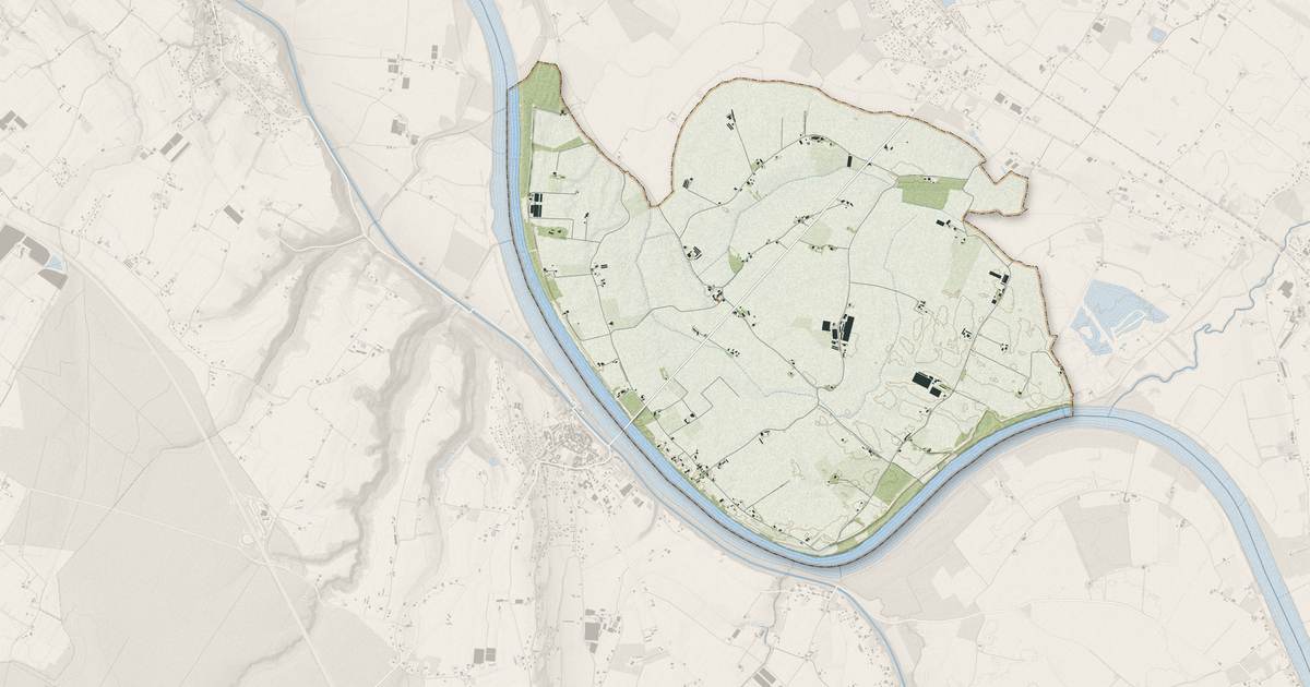 Portrait cartographique de Sénestis : relief, eau, forêts, bâti et voies, calculés à partir des données de l'IGN