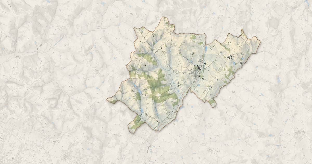 Portrait cartographique de Seyches : relief, eau, forêts, bâti et voies, calculés à partir des données de l'IGN