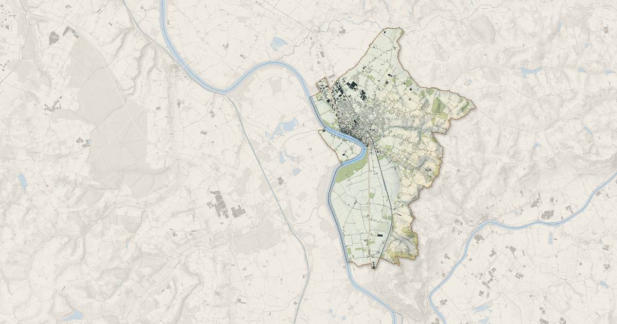 Portrait cartographique de Tonneins : relief, eau, forêts, bâti et voies, calculés à partir des données de l'IGN