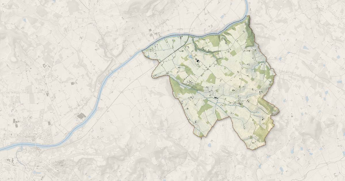 Portrait cartographique de Trémons : relief, eau, forêts, bâti et voies, calculés à partir des données de l'IGN