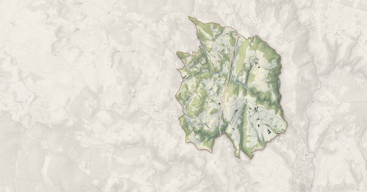 Portrait cartographique de Antrenas : relief, eau, forêts, bâti et voies, calculés à partir des données de l'IGN