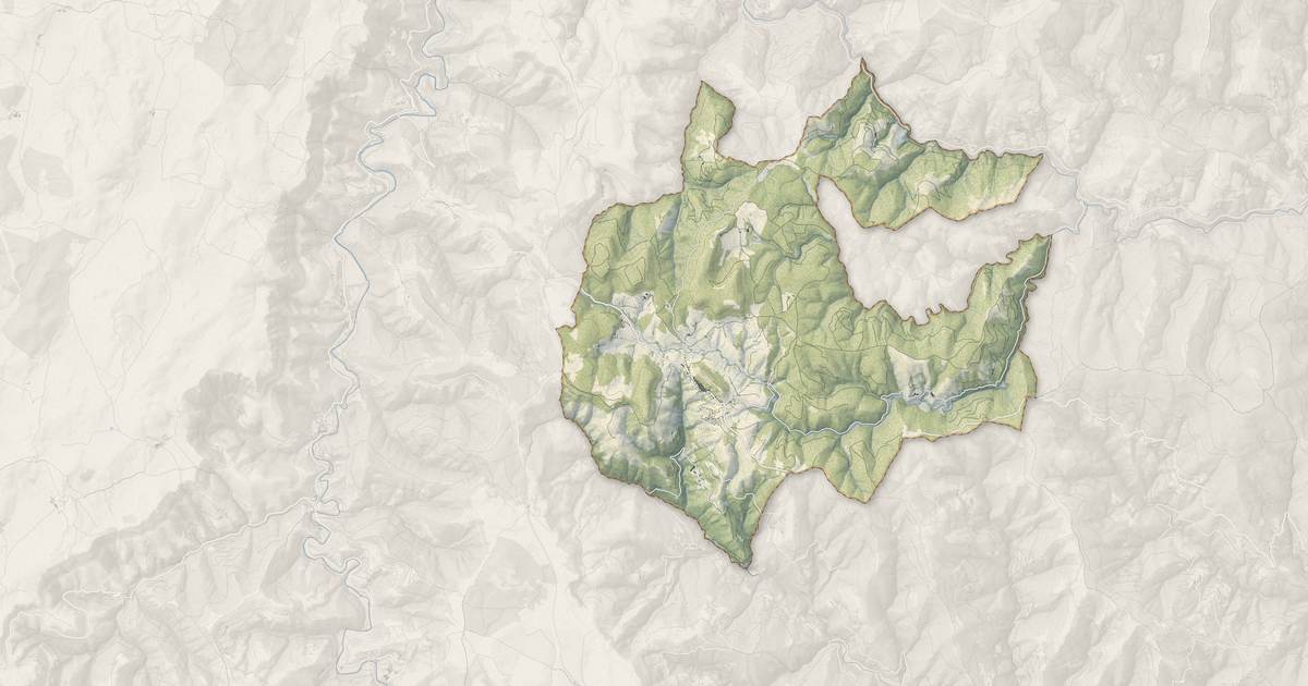 Portrait cartographique de Barre-des-Cévennes : relief, eau, forêts, bâti et voies, calculés à partir des données de l'IGN
