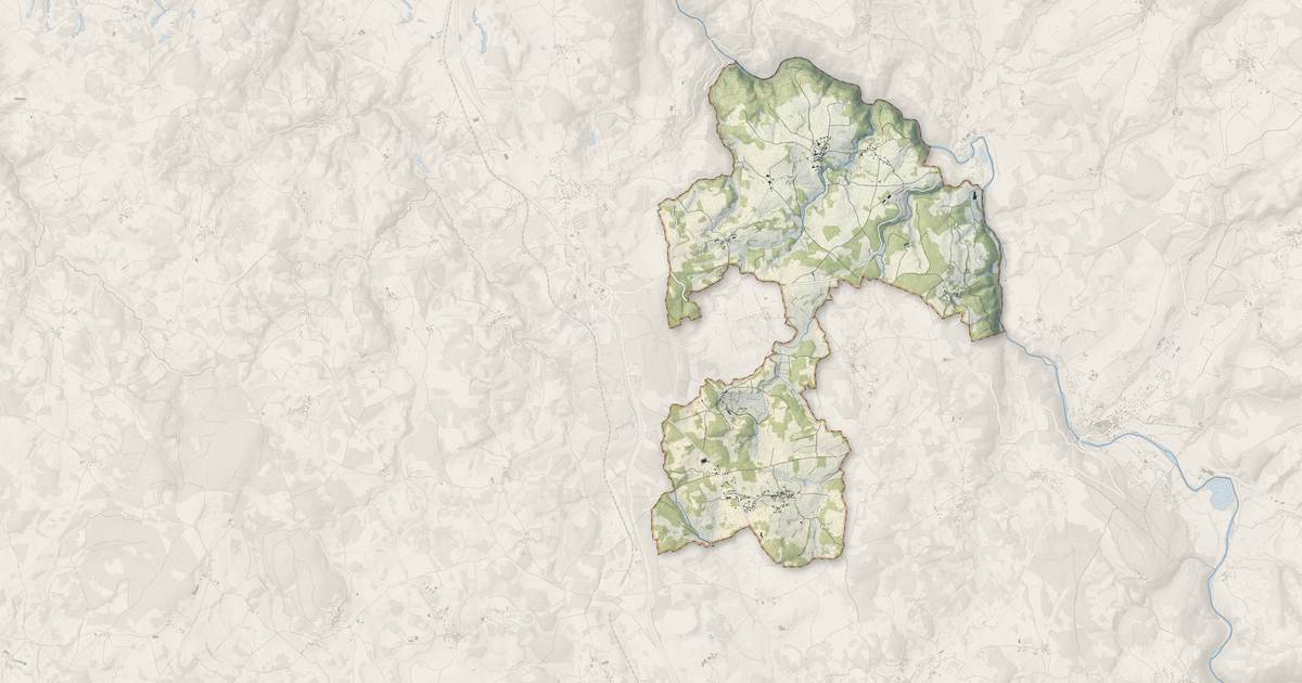 Portrait cartographique de Blavignac : relief, eau, forêts, bâti et voies, calculés à partir des données de l'IGN