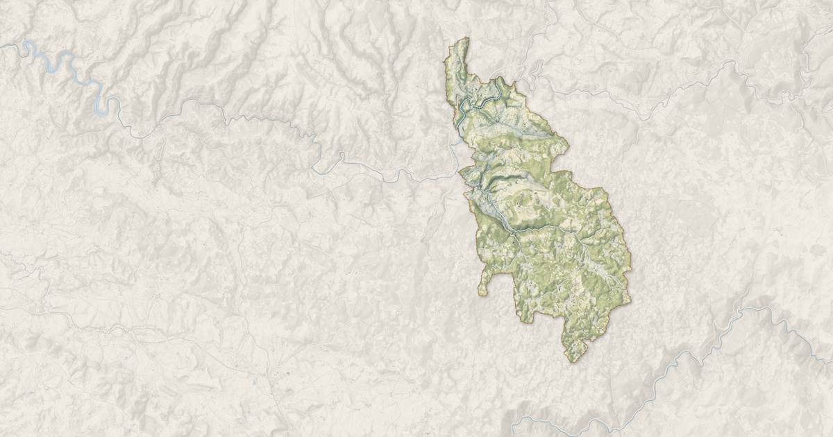 Portrait cartographique de La Canourgue : relief, eau, forêts, bâti et voies, calculés à partir des données de l'IGN