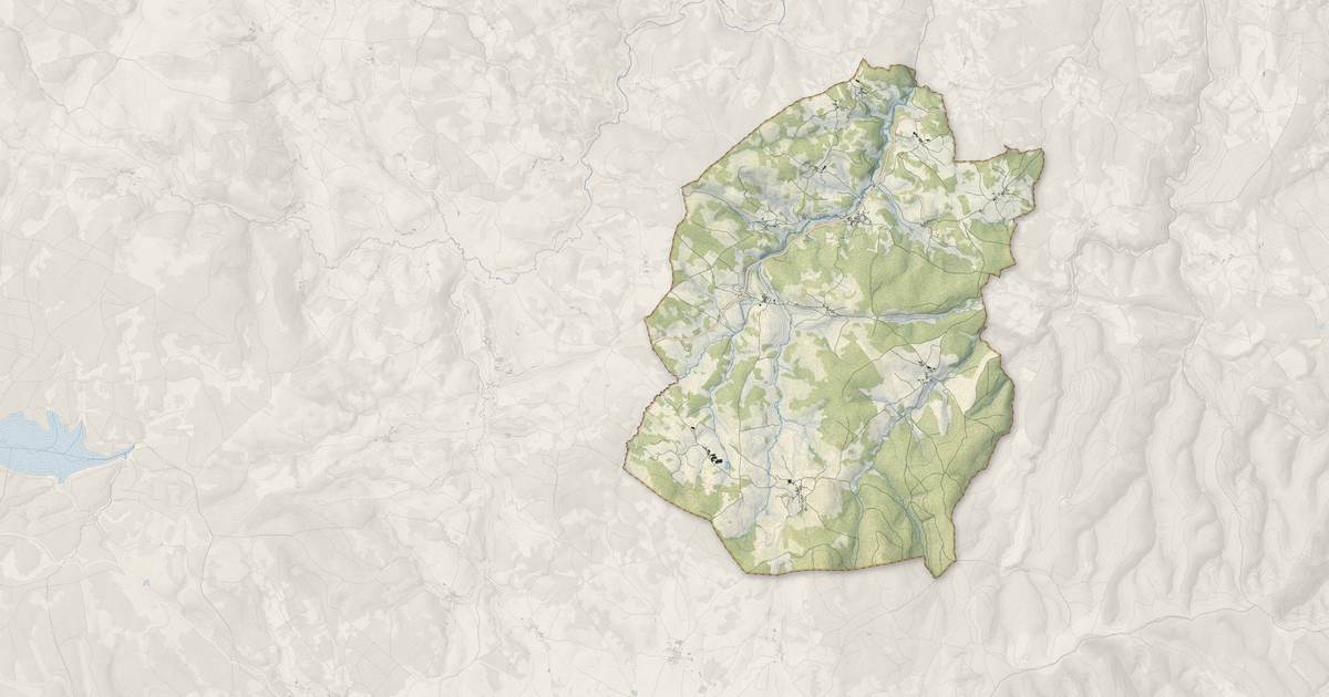 Portrait cartographique de Chaudeyrac : relief, eau, forêts, bâti et voies, calculés à partir des données de l'IGN