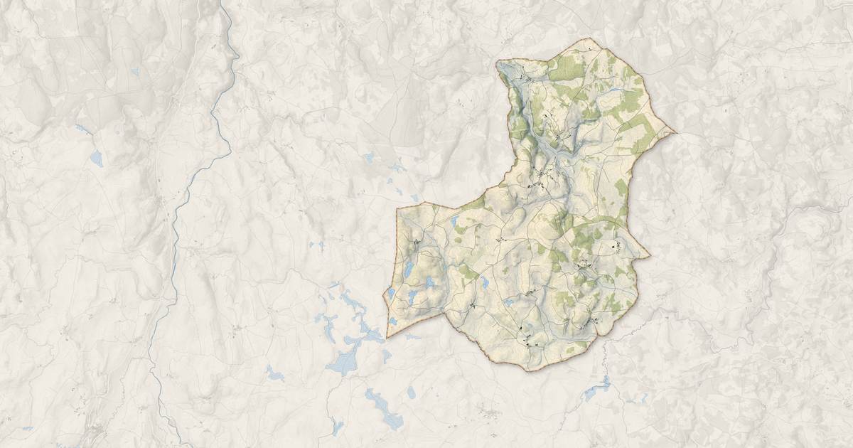 Portrait cartographique de La Fage-Montivernoux : relief, eau, forêts, bâti et voies, calculés à partir des données de l'IGN
