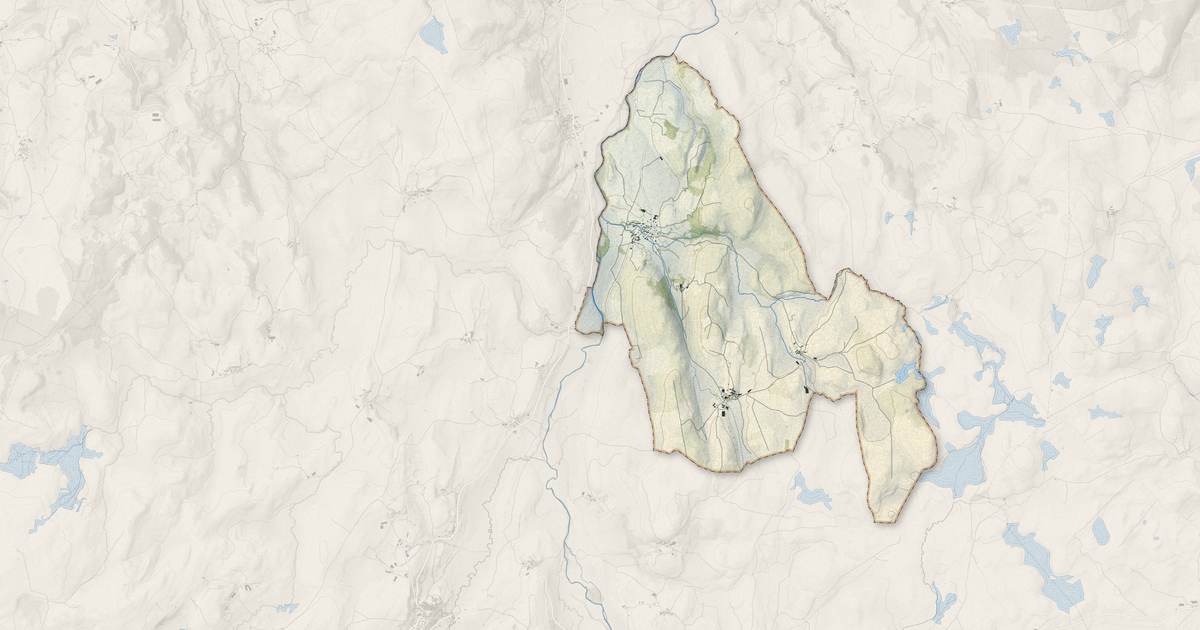 Portrait cartographique de Grandvals : relief, eau, forêts, bâti et voies, calculés à partir des données de l'IGN