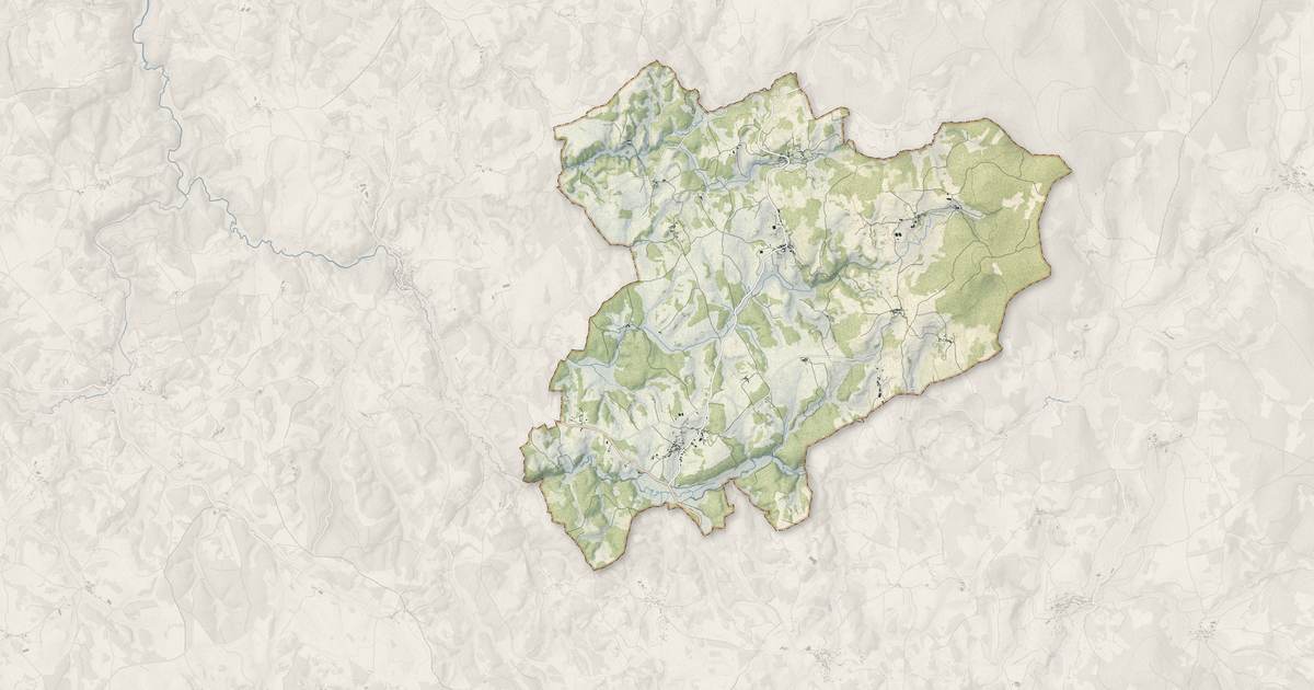 Portrait cartographique de Les Laubies : relief, eau, forêts, bâti et voies, calculés à partir des données de l'IGN