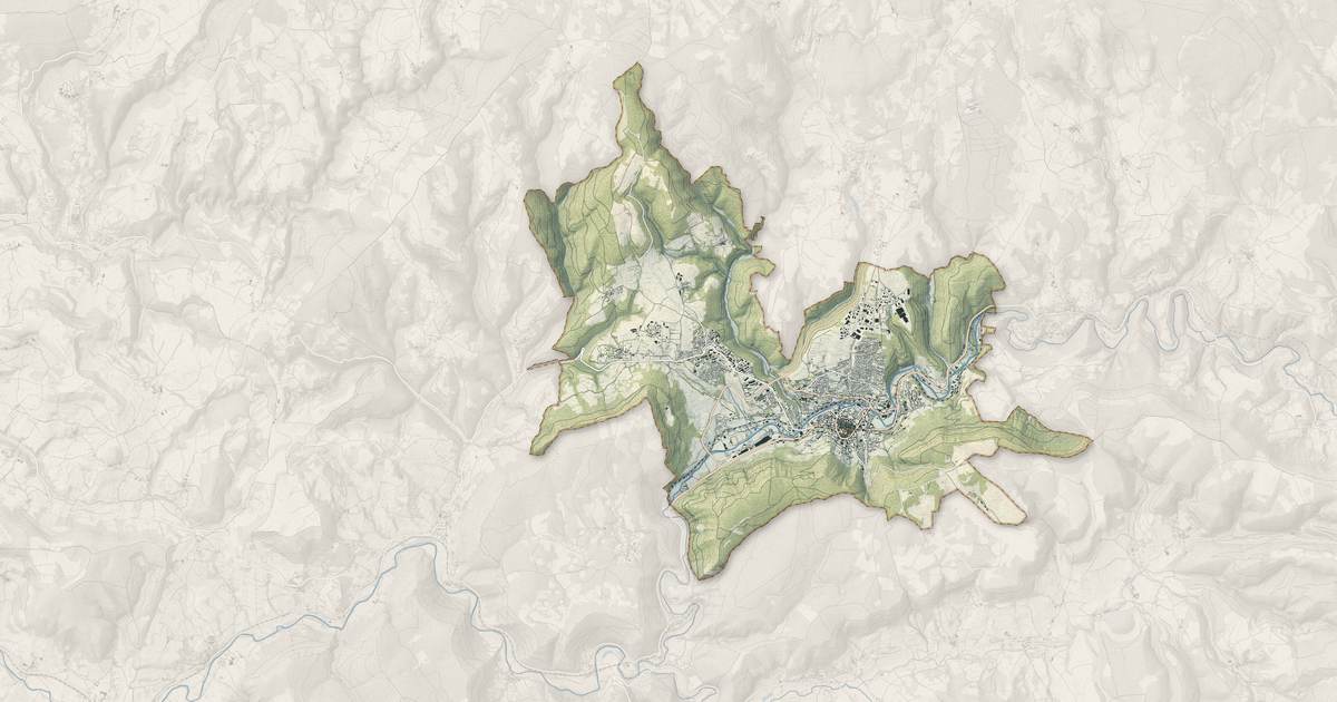 Portrait cartographique de Mende : relief, eau, forêts, bâti et voies, calculés à partir des données de l'IGN