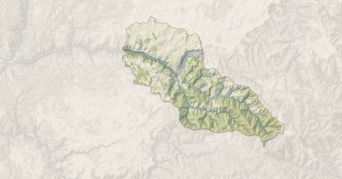 Portrait cartographique de Meyrueis : relief, eau, forêts, bâti et voies, calculés à partir des données de l'IGN