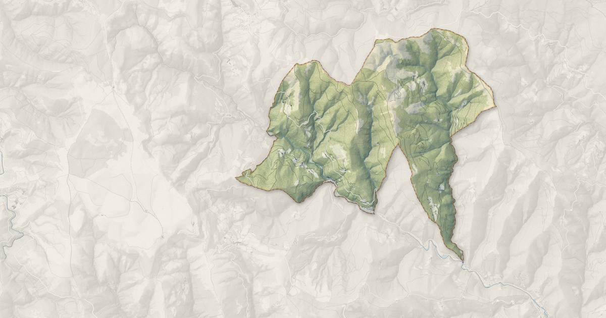 Portrait cartographique de Molezon : relief, eau, forêts, bâti et voies, calculés à partir des données de l'IGN