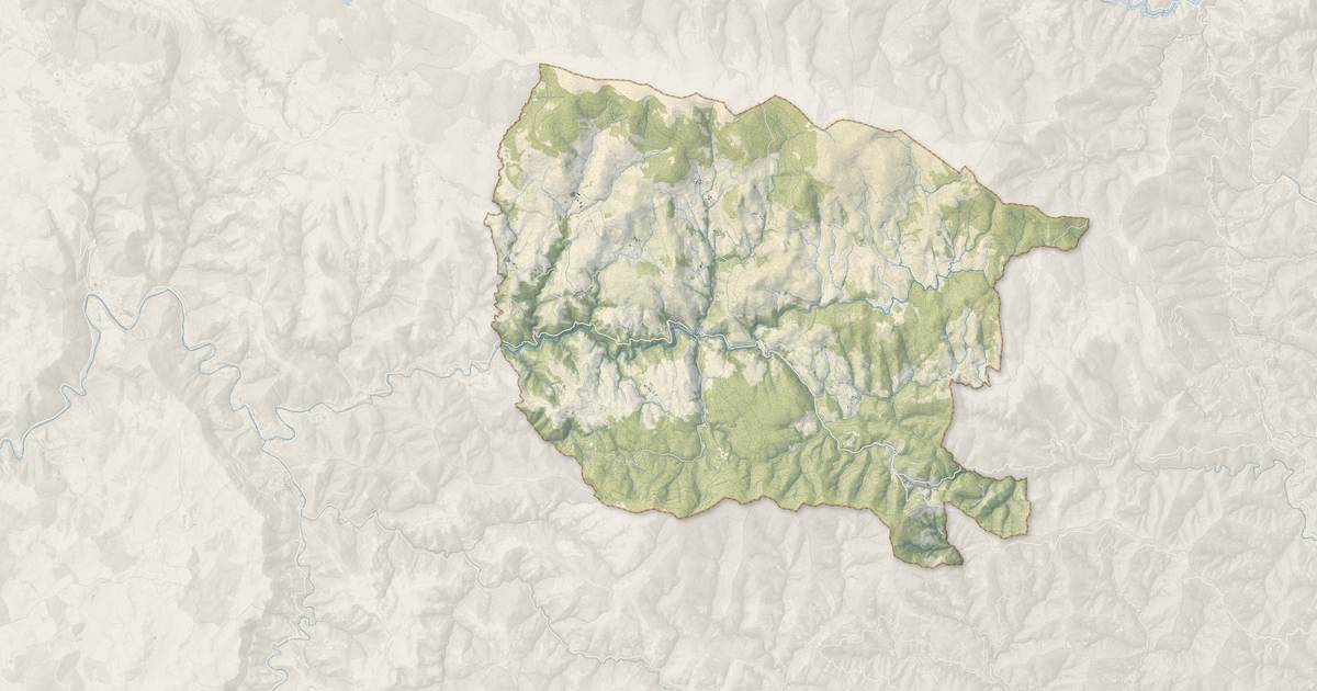 Portrait cartographique de Pont de Montvert - Sud Mont Lozère : relief, eau, forêts, bâti et voies, calculés à partir des données de l'IGN