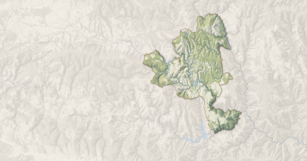Portrait cartographique de Prévenchères : relief, eau, forêts, bâti et voies, calculés à partir des données de l'IGN