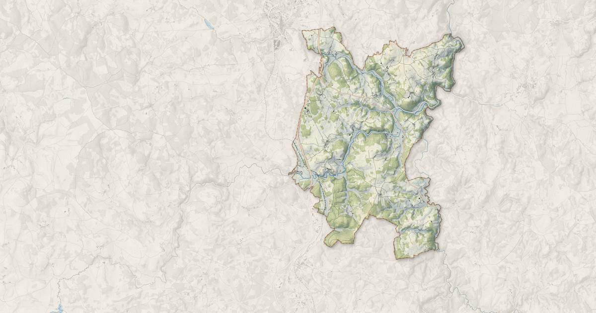 Portrait cartographique de Rimeize : relief, eau, forêts, bâti et voies, calculés à partir des données de l'IGN