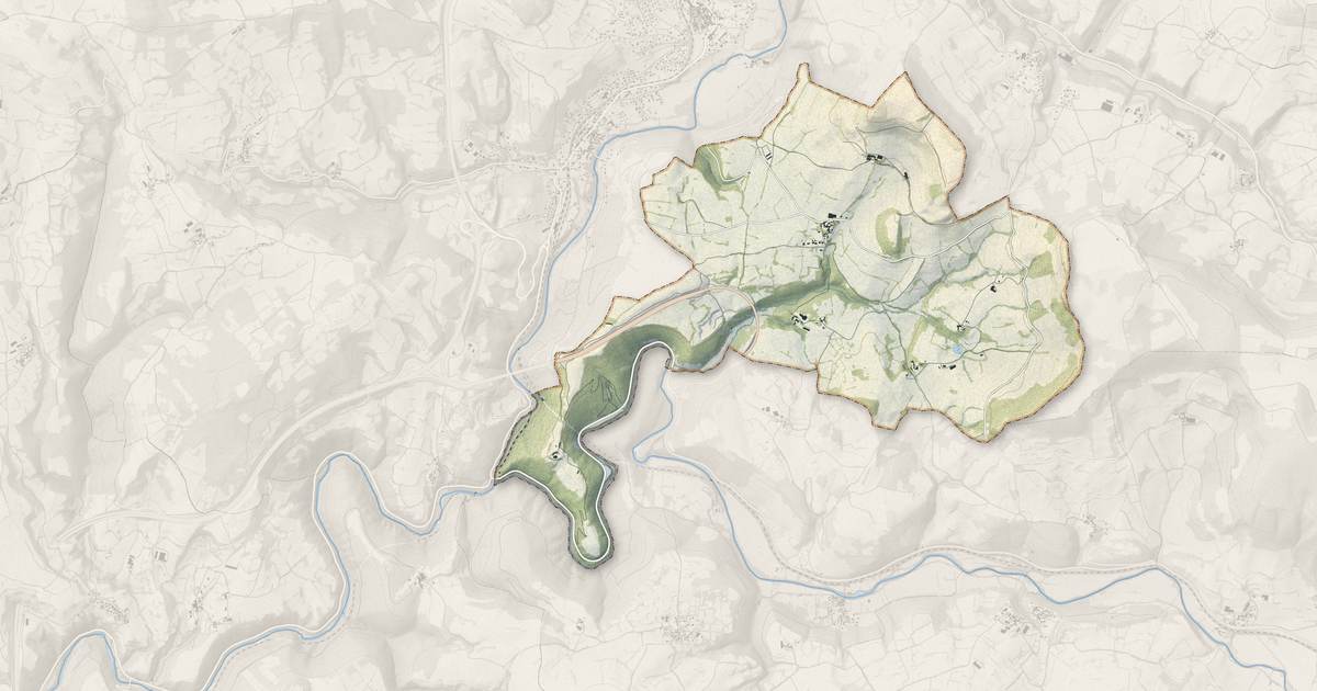 Portrait cartographique de Saint-Bonnet-de-Chirac : relief, eau, forêts, bâti et voies, calculés à partir des données de l'IGN