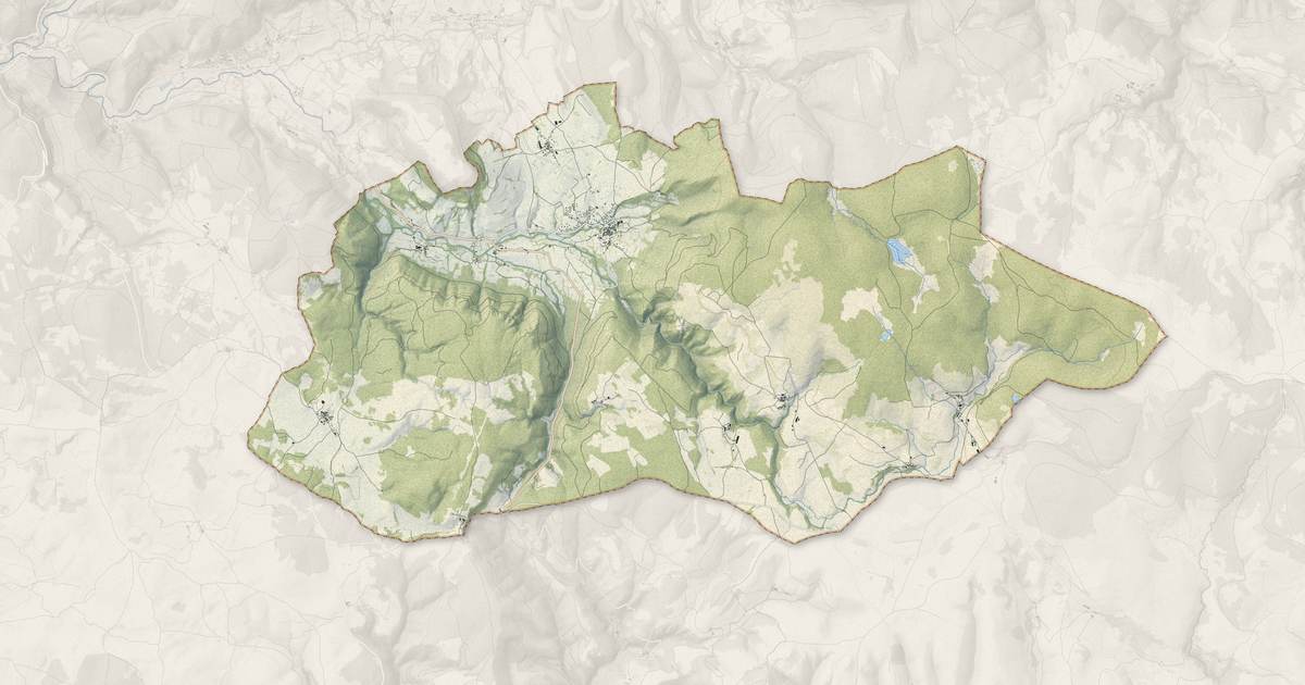 Portrait cartographique de Saint-Étienne-du-Valdonnez : relief, eau, forêts, bâti et voies, calculés à partir des données de l'IGN