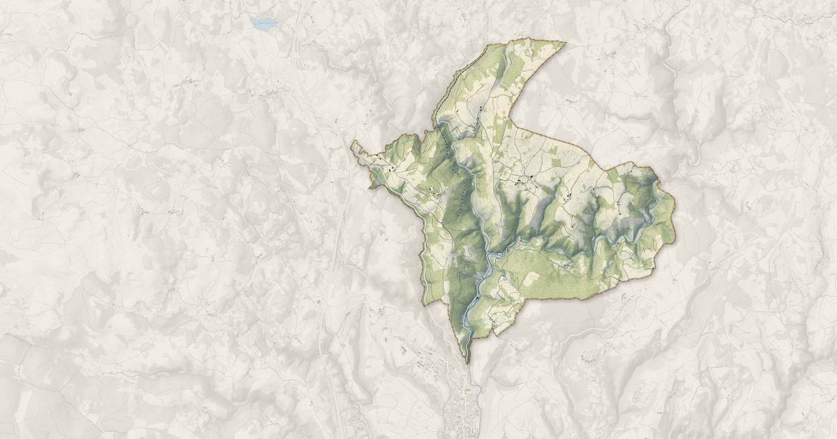 Portrait cartographique de Saint-Léger-de-Peyre : relief, eau, forêts, bâti et voies, calculés à partir des données de l'IGN