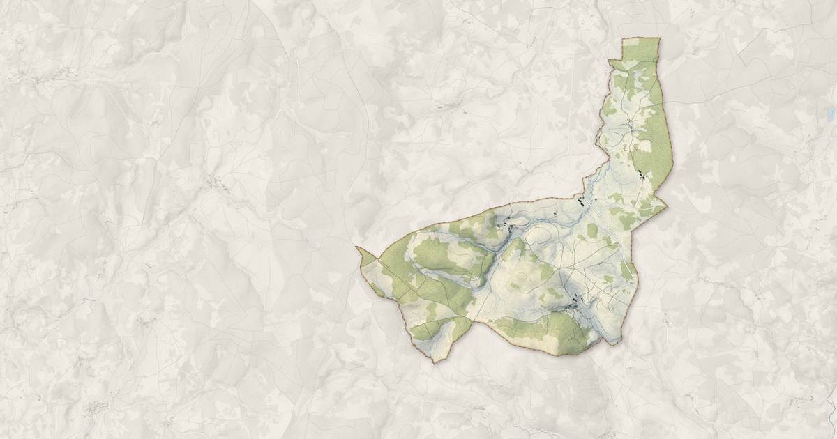 Portrait cartographique de Saint-Sauveur-de-Ginestoux : relief, eau, forêts, bâti et voies, calculés à partir des données de l'IGN