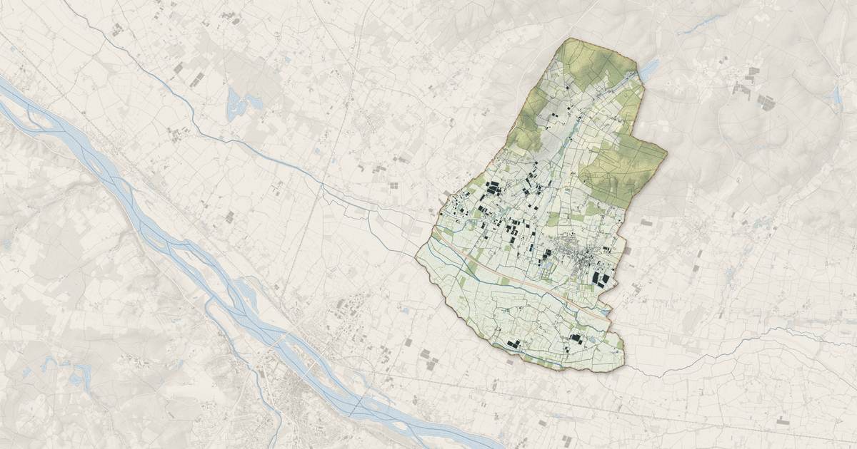 Portrait cartographique de Allonnes : relief, eau, forêts, bâti et voies, calculés à partir des données de l'IGN