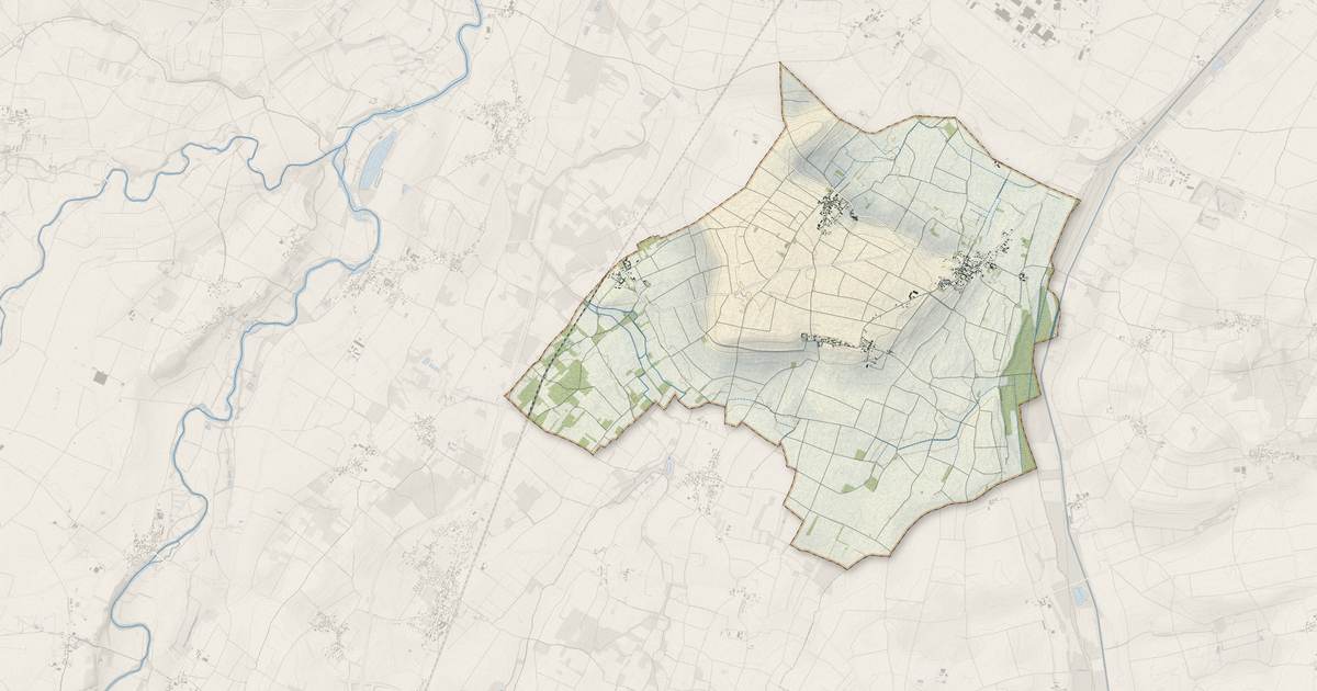 Portrait cartographique de Antoigné : relief, eau, forêts, bâti et voies, calculés à partir des données de l'IGN