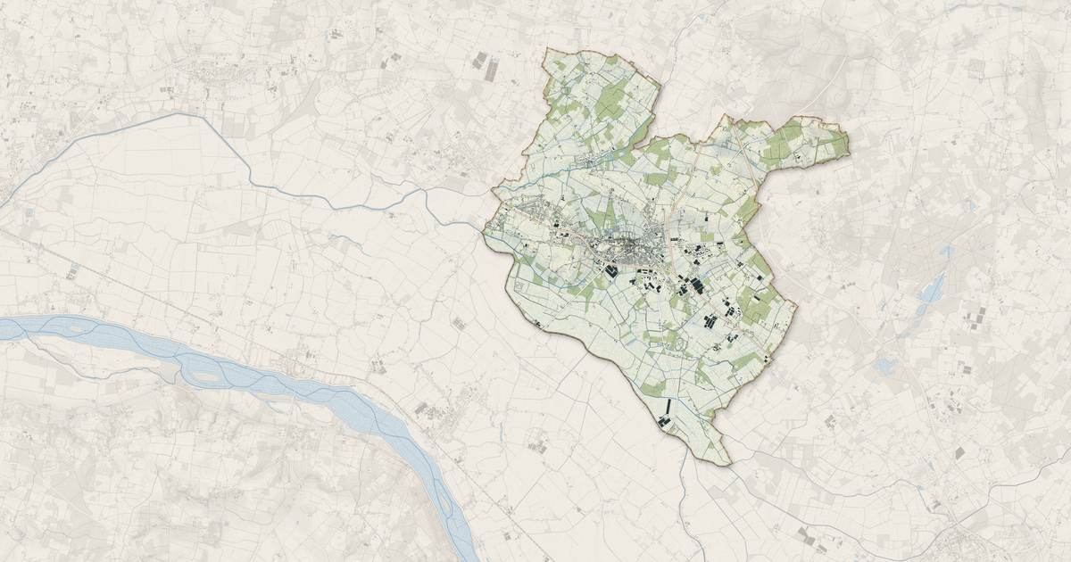 Portrait cartographique de Beaufort-en-Anjou : relief, eau, forêts, bâti et voies, calculés à partir des données de l'IGN