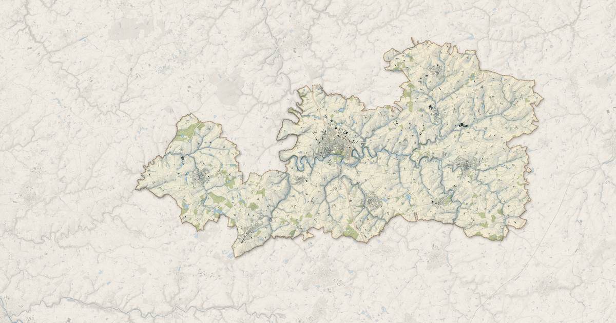Portrait cartographique de Beaupréau-en-Mauges : relief, eau, forêts, bâti et voies, calculés à partir des données de l'IGN
