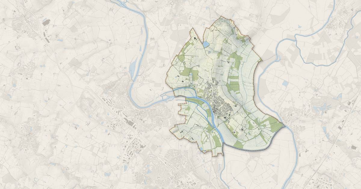 Portrait cartographique de Cantenay-Épinard : relief, eau, forêts, bâti et voies, calculés à partir des données de l'IGN