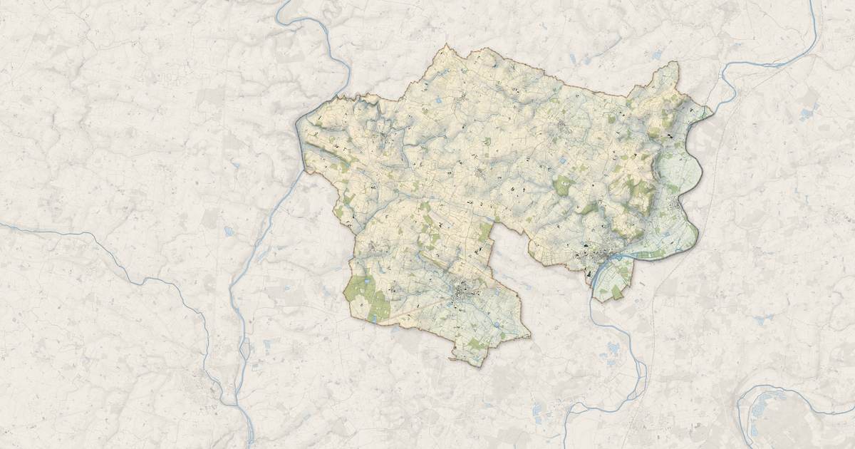 Portrait cartographique de Les Hauts-d'Anjou : relief, eau, forêts, bâti et voies, calculés à partir des données de l'IGN