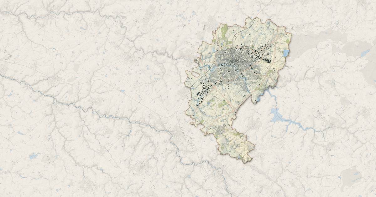 Portrait cartographique de Cholet : relief, eau, forêts, bâti et voies, calculés à partir des données de l'IGN