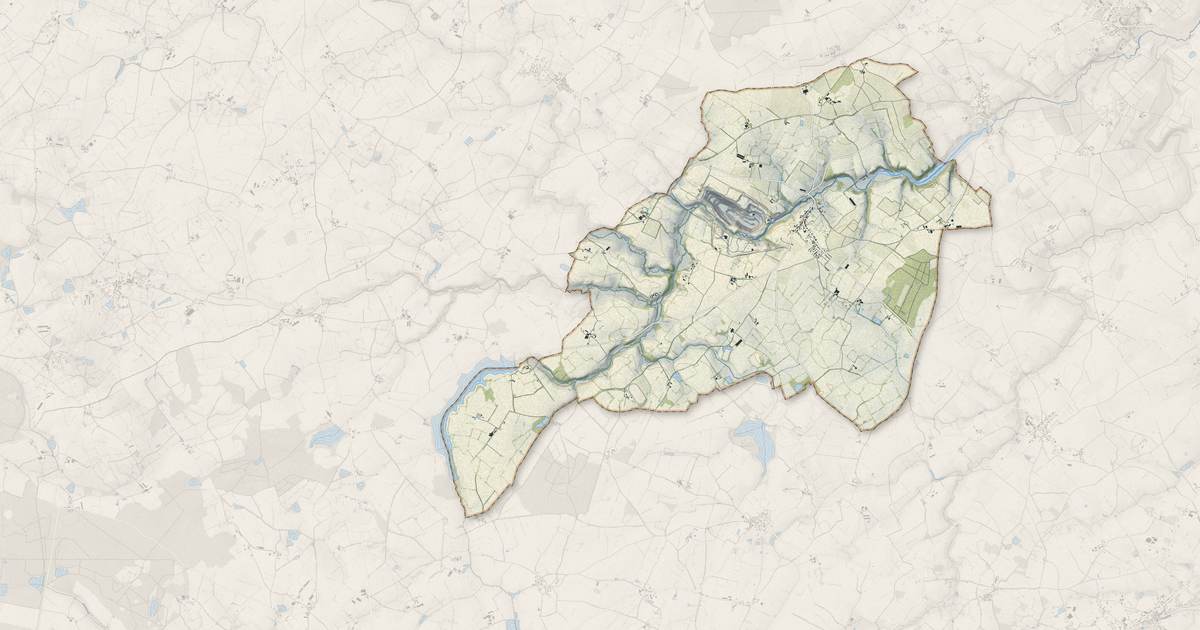 Portrait cartographique de Cléré-sur-Layon : relief, eau, forêts, bâti et voies, calculés à partir des données de l'IGN