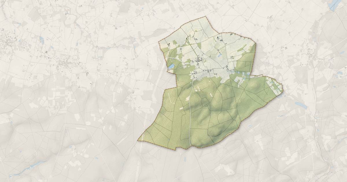 Portrait cartographique de Courléon : relief, eau, forêts, bâti et voies, calculés à partir des données de l'IGN