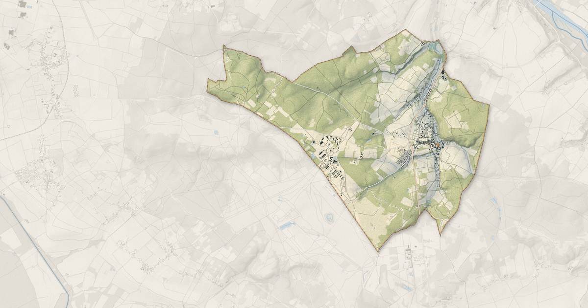 Portrait cartographique de Fontevraud-l'Abbaye : relief, eau, forêts, bâti et voies, calculés à partir des données de l'IGN
